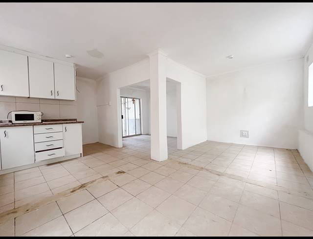 3 BEDROOM HOUSE FOR SALE IN MONTFORD